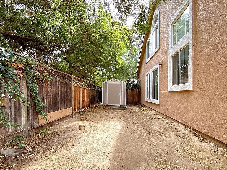 595 Birchwood Rd — Photo 38