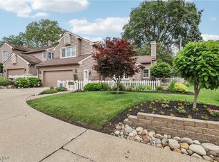 643 Isle View Dr, Akron, OH 44319