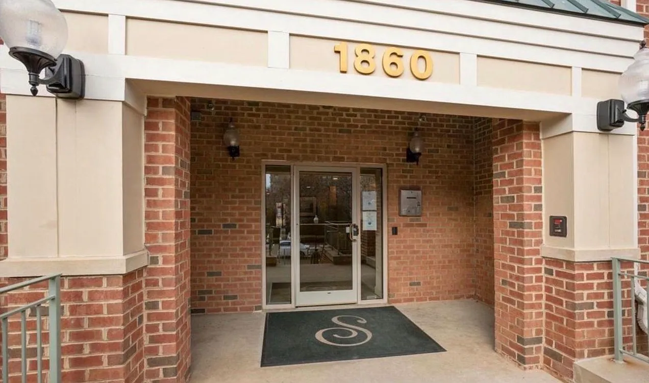 2 bed, 930 sqft, $2,500 — Photo 2