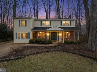 4901 Red Fox Dr, Annandale, VA 22003