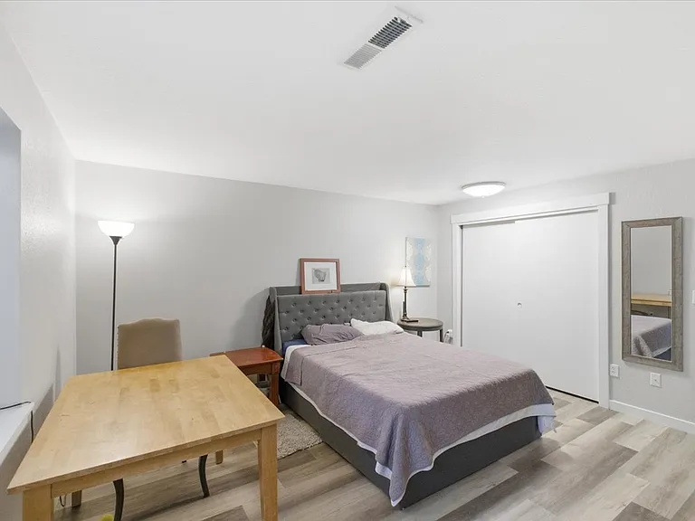 1819 Skyline Ct S — Photo 3