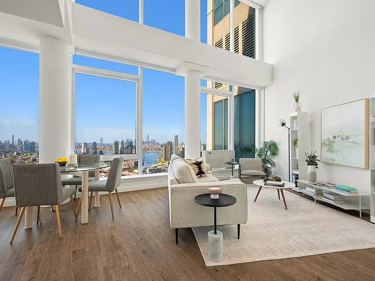 22-44 Jackson Ave #Penthouse 4 — Photo 3