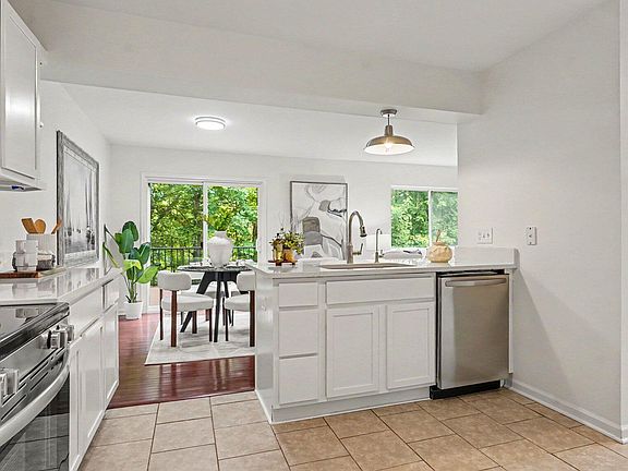 3rd image of 10325 Michael Blvd