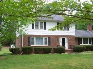 1220 Sherry Dr, Alpharetta, GA 30004