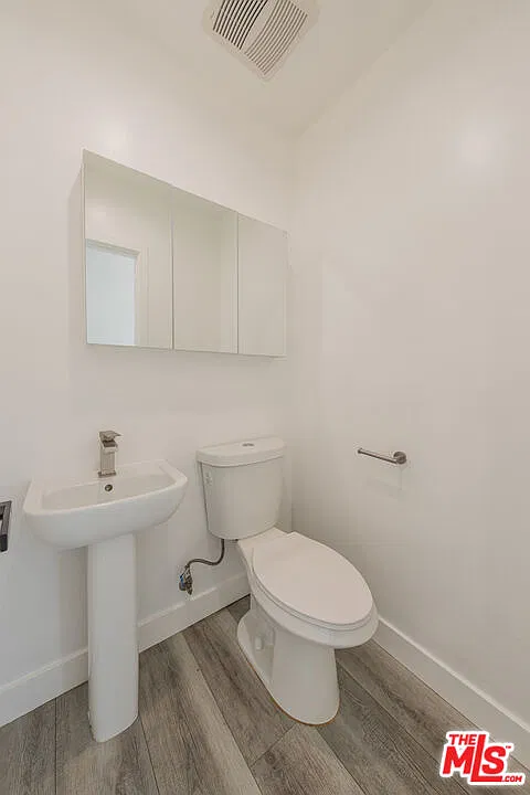 3 bed, 1.5 bath, 1055 sqft, $3,800 — Photo 4