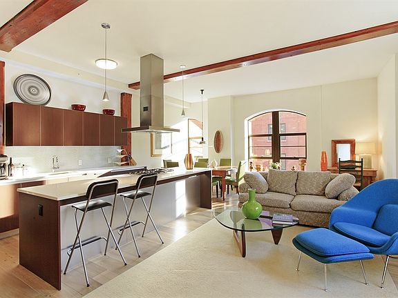 2nd image of 20 Henry St #4C