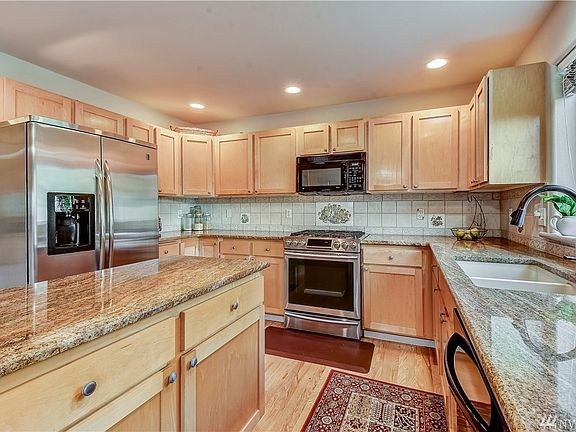 3rd image of 1808 Mariner Cir NE