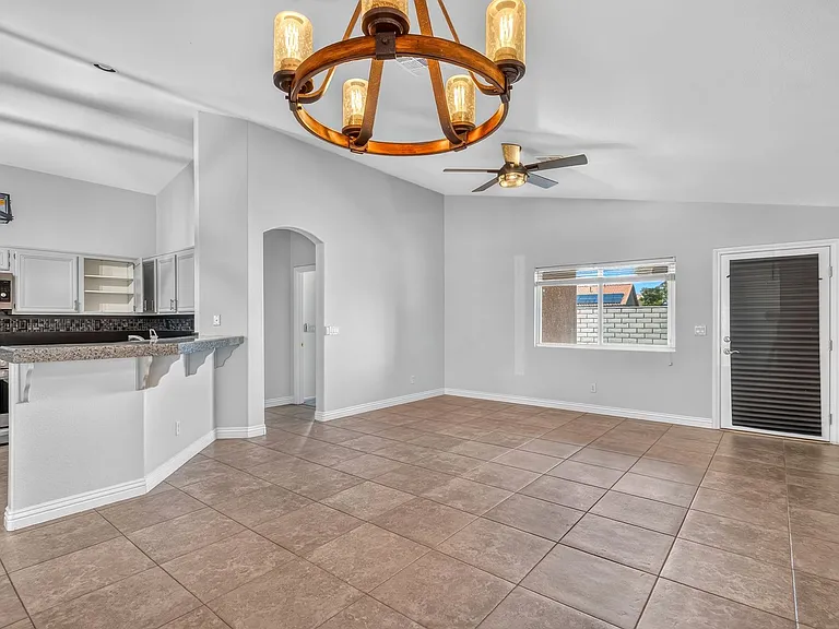 630 Beresford Ave — Photo 10