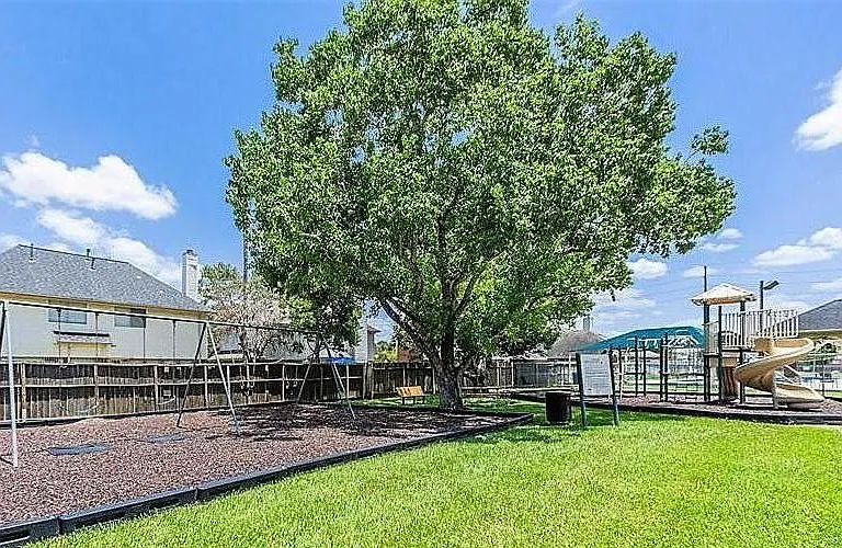 15802 Spruce River Ct — Photo 25