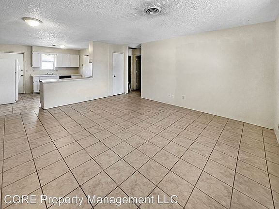 3rd image of 105 E Wolfcamp Dr APT 1