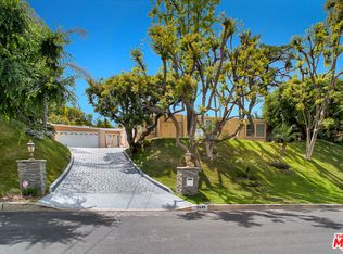 3835 Sapphire Dr, Encino, CA 91436