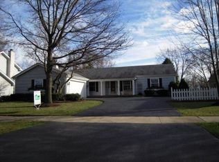 724 W Bauer Rd, Naperville, IL 60563