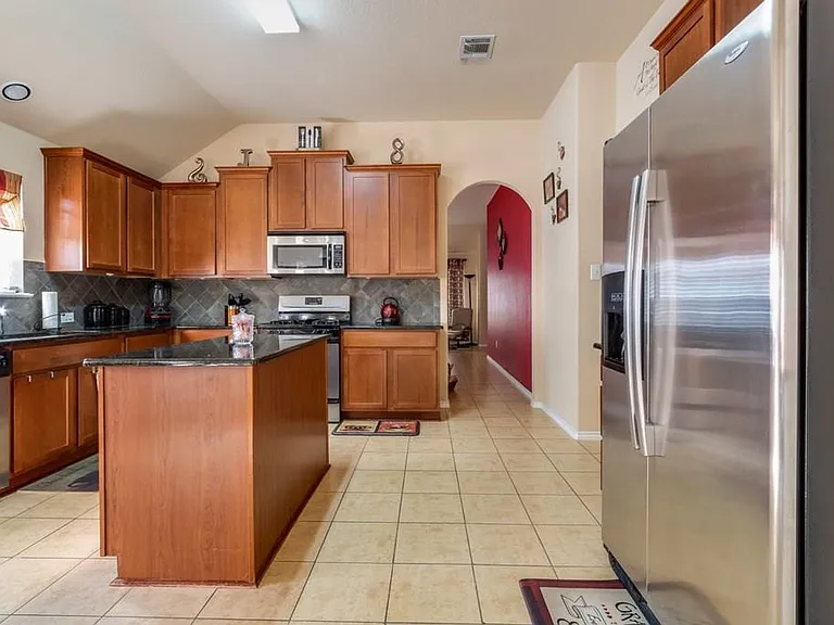 1261 Rainbow Parke Dr — Photo 6