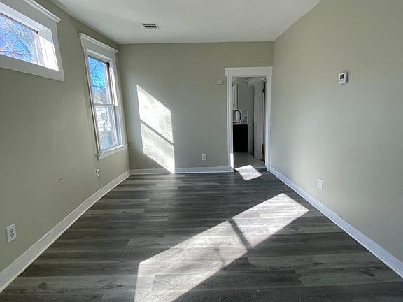 4th image of 141 Sunset Ave #1L