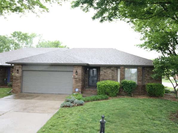 1445 E Woodgate Street, Springfield, MO 65804