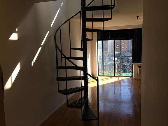 2nd image of 1724 2nd Ave APT 7C