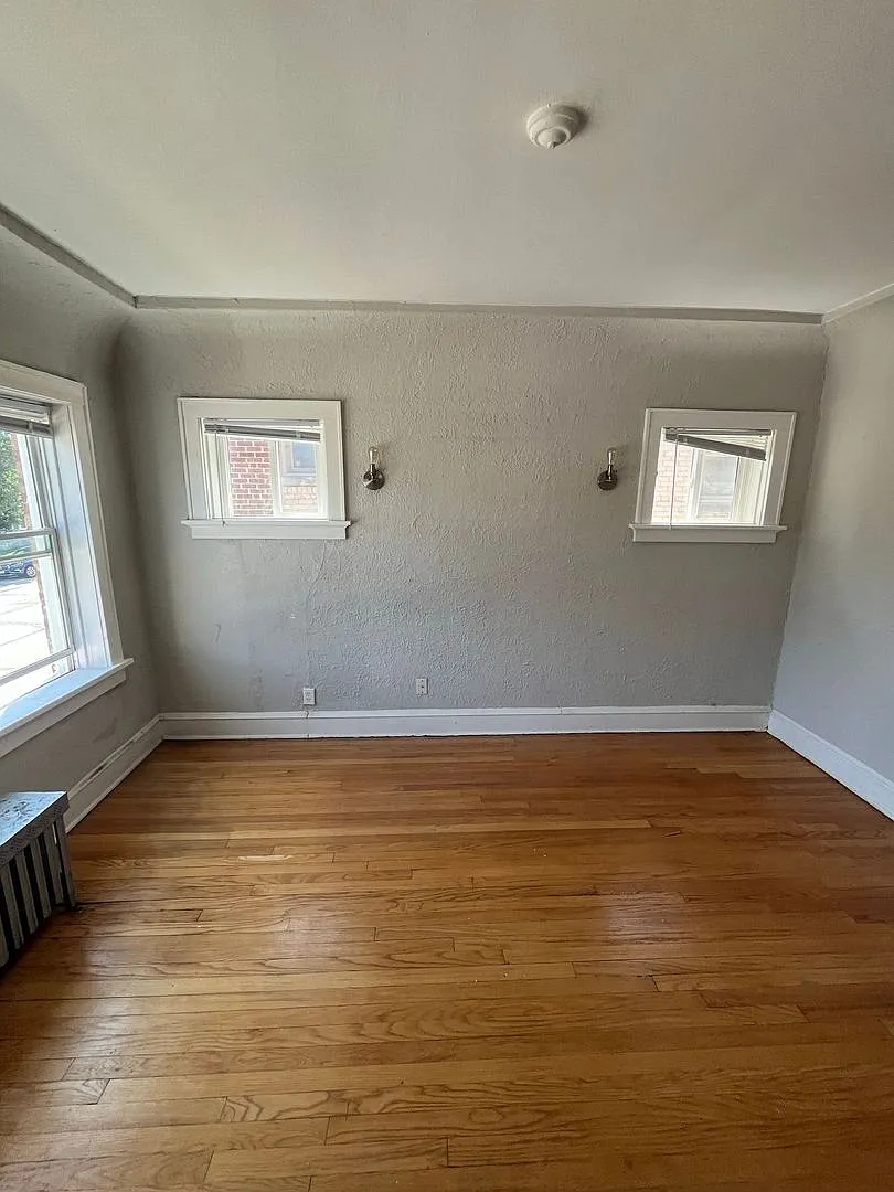 3279 S Kinnickinnic Ave. (6 Unit) — Photo 2