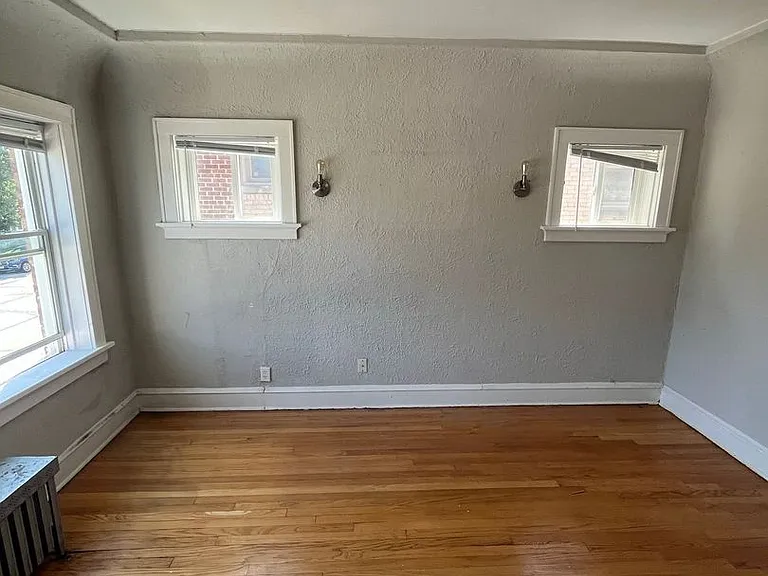 3279 S Kinnickinnic Ave. (6 Unit) — Photo 2
