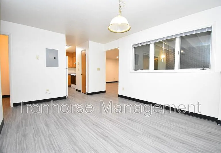 813 W Villard St #70 — Photo 8