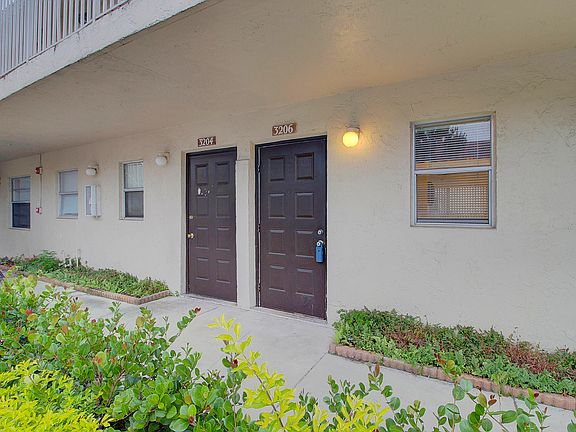 2nd image of 3206 SW CORAL RIDGE Drive #3206