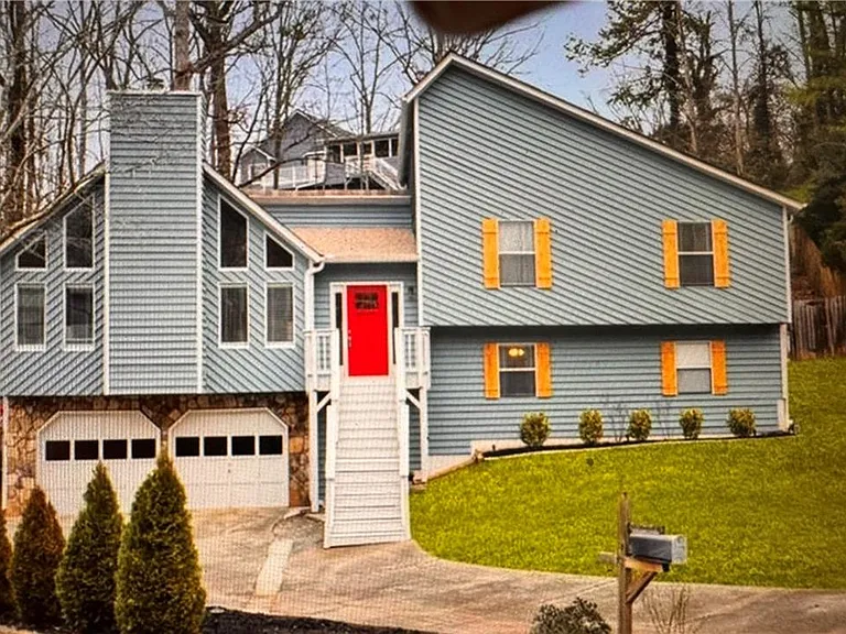 1971 Chartwell Ct — Photo 1