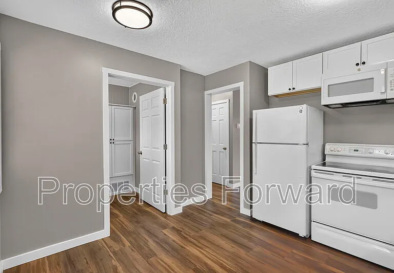 4330 Joseph St — Photo 15