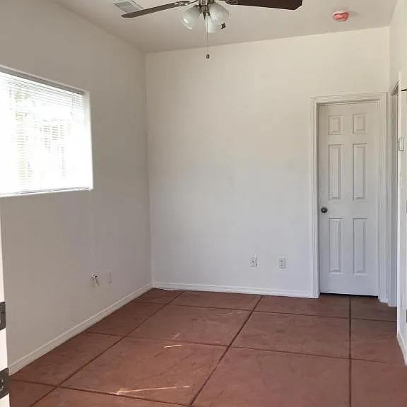 1703C Lomas Blvd NW — Photo 10