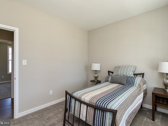 Friemont Bedroom
