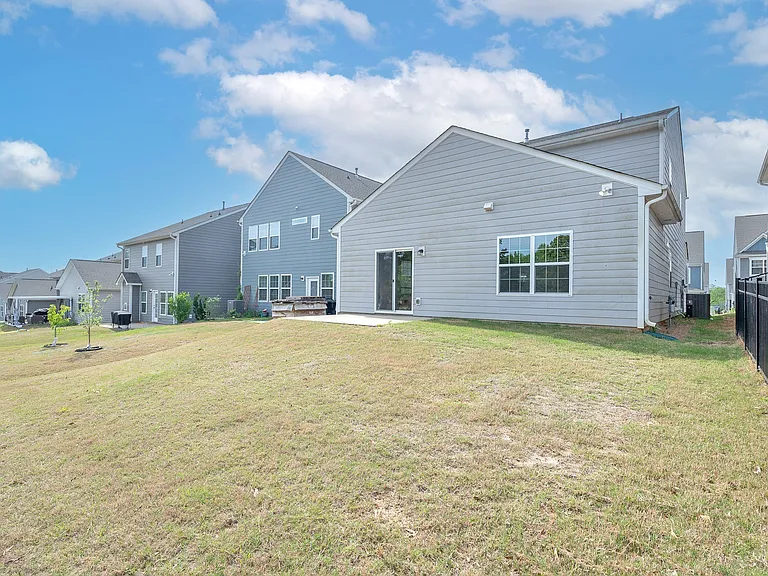 109 Magnolia St — Photo 3