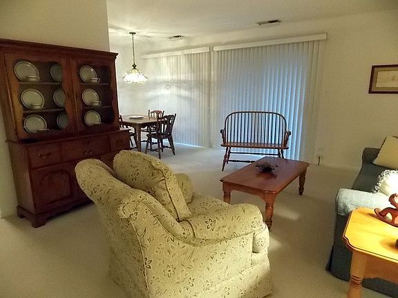 2nd image of 54 Plymouth Ct APT 201C