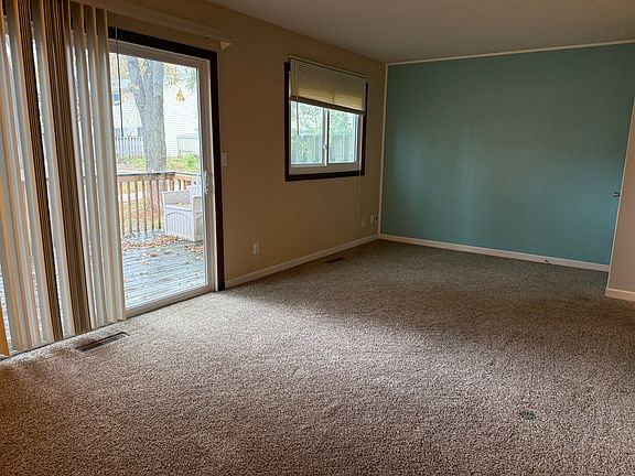 5th image of 725 Garnet Dr