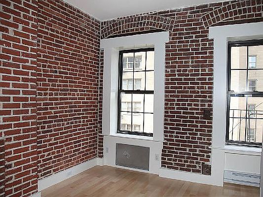 5th image of 349 E 52nd St APT 5R
