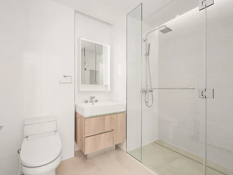 555 W 43rd St #10B — Photo 7