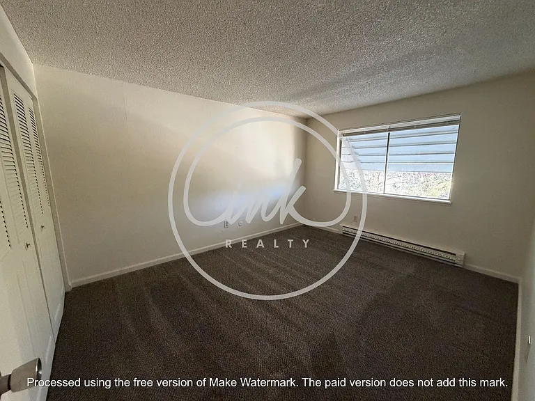 3190-3196 Woodside Dr — Photo 11