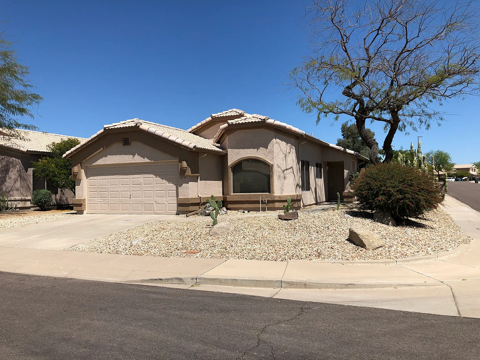 4 bed, 2.0 bath, 1625 sqft, $2,995 — Photo 3