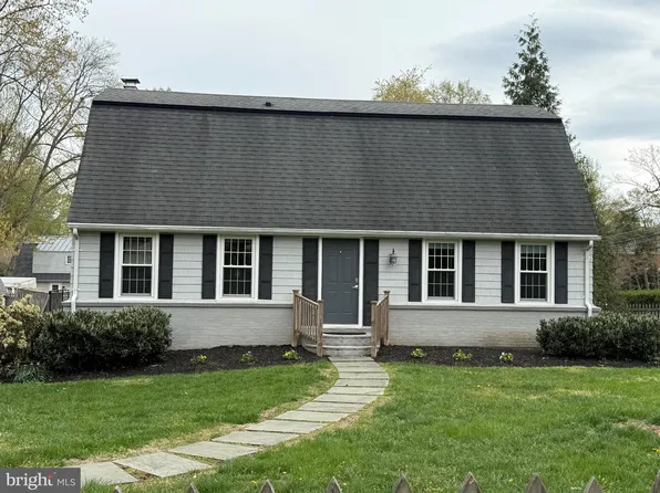 9339 Heather Glen Dr, Alexandria, VA 22309