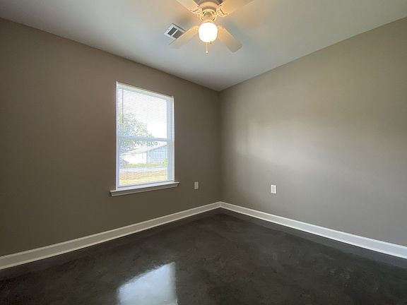 4th image of 103 Teresa Ln