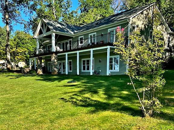 3rd image of 80 Pinewood Dr