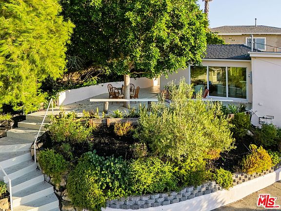 2nd image of 3160 Verdugo Pl