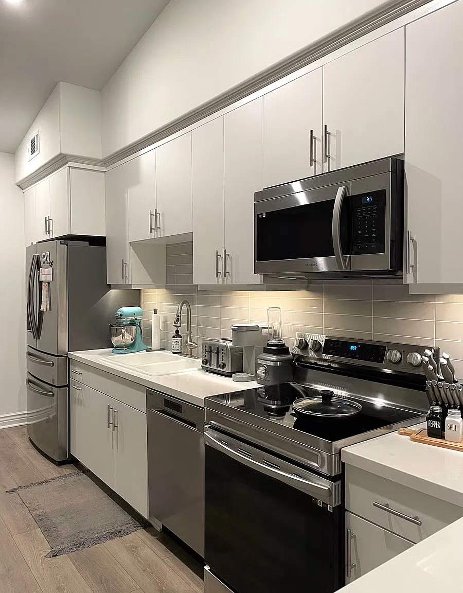 3 bed, 1141 sqft, $3,500 — Photo 2