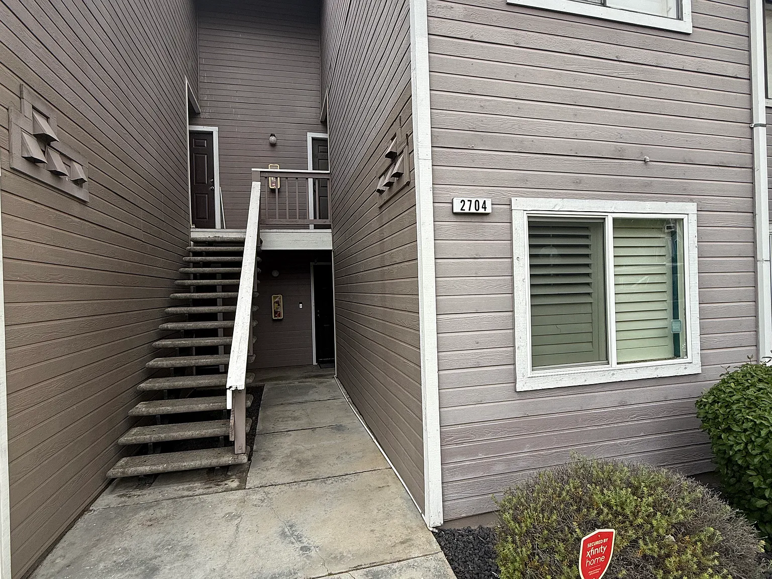 2 bed, 871 sqft, $2,565 — Photo 3