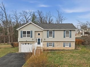 206 Scarlet Oak Dr, Martinsburg, WV 25405