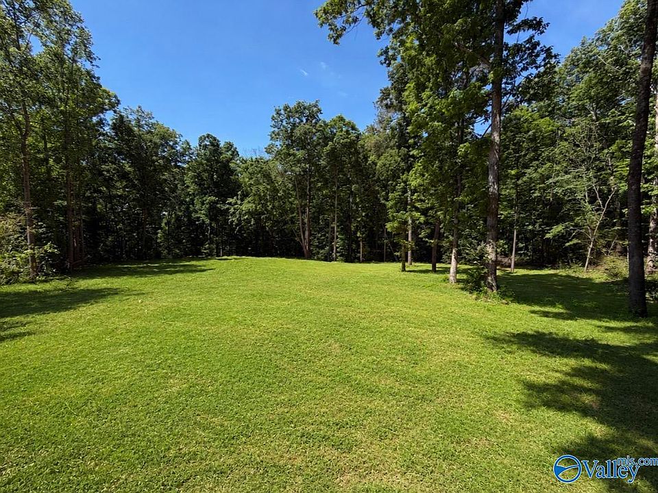 1st image of 410 Meadowwood Cir