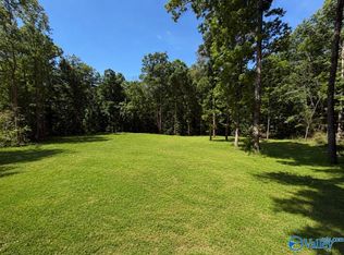 410 Meadowwood Cir, Danville, AL 35619