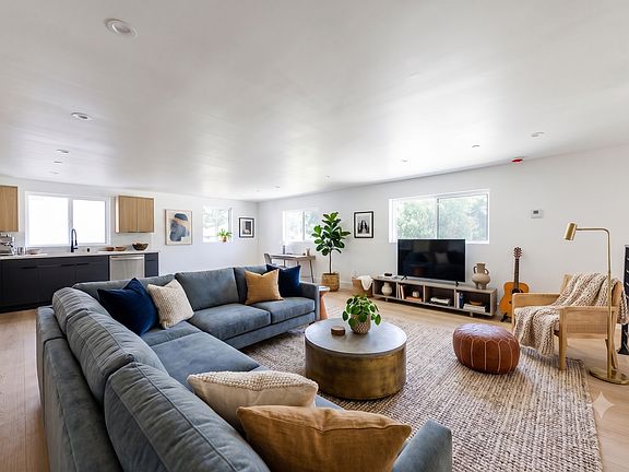 5th image of 1330 S Longwood Ave #1332