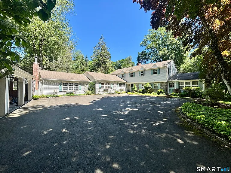 15 Timber Ln — Photo 3
