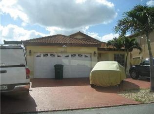 19836 NW 86th Ct, Hialeah, FL 33015