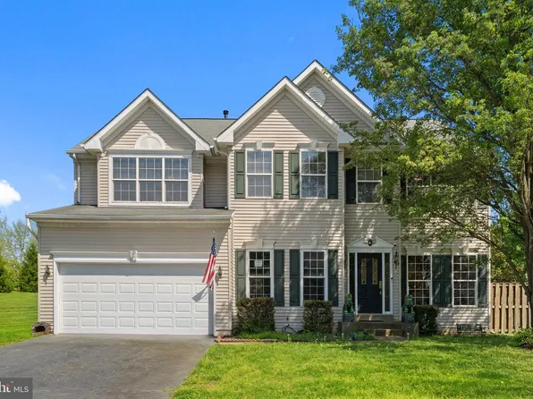 800 Valley Springs Dr, Purcellville, VA 20132