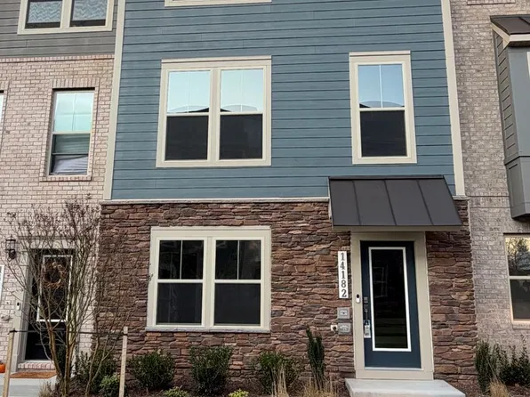 14182 Slate St, Woodbridge, VA 22193
