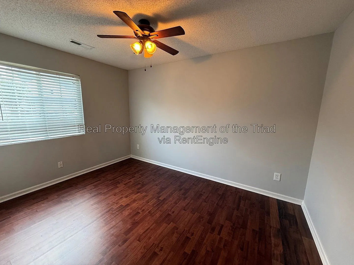 4 bed, 2.5 bath, 2414 sqft, $2,195 — Photo 3